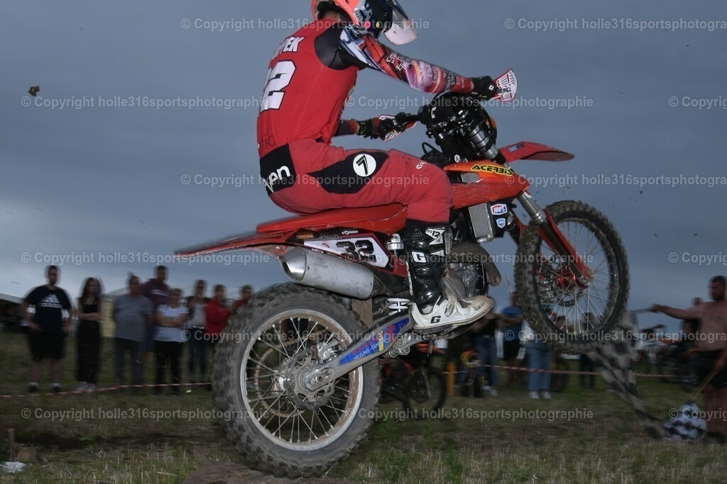 DSC_0251_01 (2) | Sportfotografie , Motorsport, Motoross, Reitsport, Mointainbike, Enduro,
Landschaft , Outdoor, Eventfotografie, Landschaft, Bilder online bestellen - Realisiert mit Pictrs.com