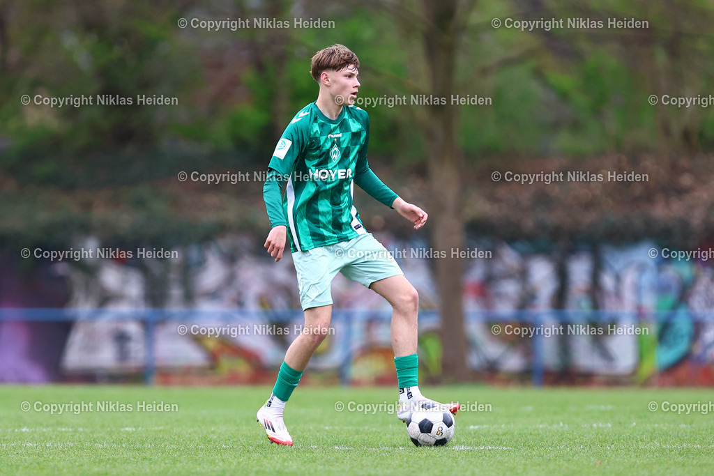 NH_FCStPauliU17_SVWerderBremenU17_U17DFBNachwuchsliga_09042025 | #17 Joel Elias Meibohm (SV Werder Bremen U17)Fußball I Junioren I U17 DFB-Nachwuchsliga I Saison 2024-2025 I Hauptrunde Liga B, Gruppe A, 8. Spieltag I FC St. Pauli U17 - SV Werder Bremen U17 I 09.04.2025 I Sportplatz Königskinderweg