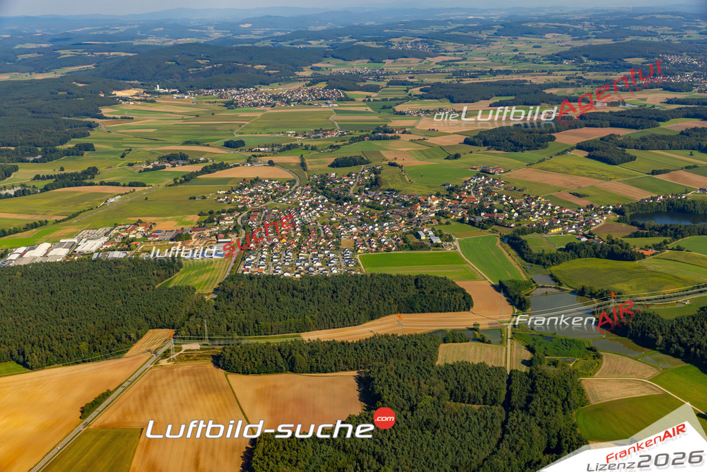 Das Luftbild zeigt :  Schmidgaden - Die Luftaufnahme wurde 2024 vom UL-Flugzeug aus erstellt ( keine Drohne ) - Hochauflösende Luftaufnahme - Für grossformatige Ausdrucke geeignet. Die Geschenkidee !Mit Lizenz und Bildrechte bestellbar