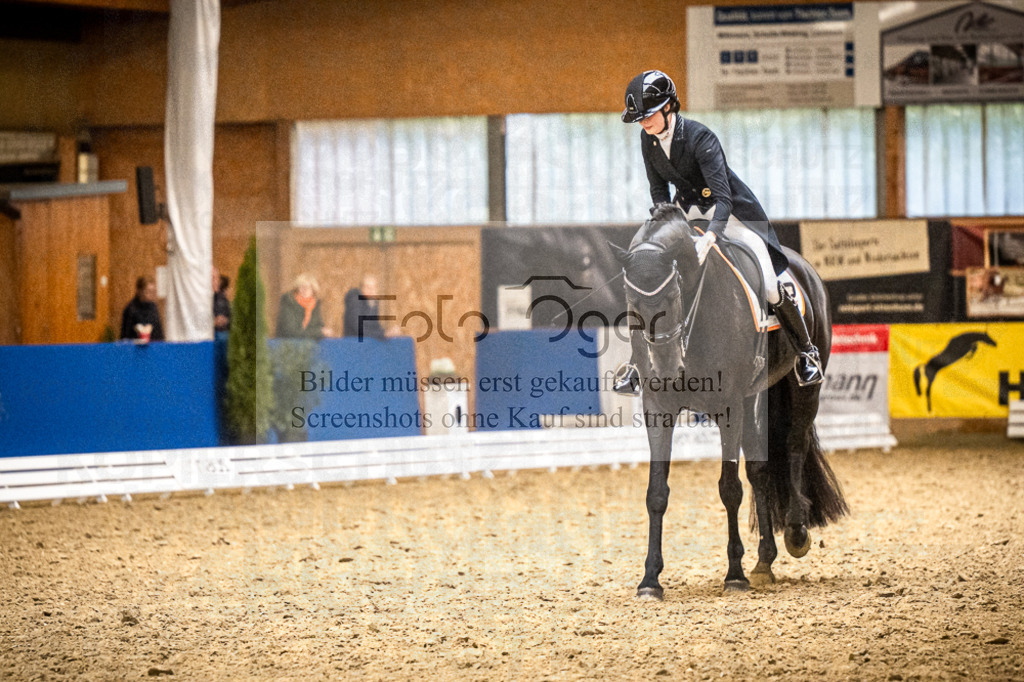 DOS_2546 | Entdecke hochwertige Reitturnierfotos von Foto Oger. Professionell, emotional und authentisch – jetzt Lieblingsmomente im Shop bestellen.Deutschlandweite Turnierfotografie. - Realisiert mit Pictrs.com