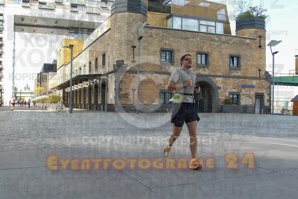 250920_1456_EV4_7660 | Sportfotografie im Rhein-Sieg Kreis, Köln, Bonn, NRW, Rheinland Pfalz, Hessen, etc. Unser Tätigkeitsfeld umfasst den Laufsport vom Volkslauf über den Marathon, Duathlon, Triathon bis zum Ultralauf wie Kölnpfad Ultra oder Schindertrail.