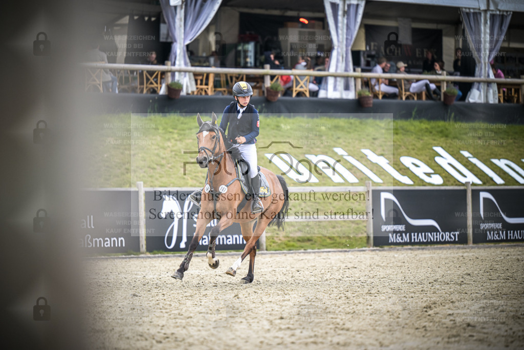 DOS_3291 | Entdecke hochwertige Reitturnierfotos von Foto Oger. Professionell, emotional und authentisch – jetzt Lieblingsmomente im Shop bestellen. - Realisiert mit Pictrs.com