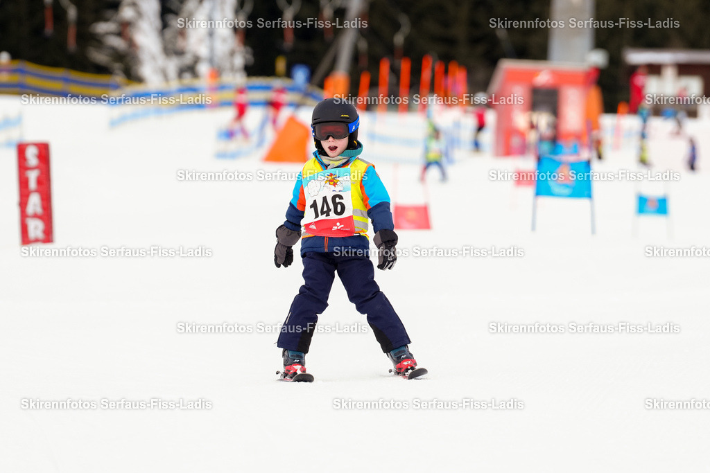 SRF_02.01.2026_0130 | Skirennfotos,Serfaus,Fiss,Ladis,Kinderskirennen,Winter,Tirol,Oberland,skirace,SFL,feelfree,weil wir's genießen,ski,Ski,skifahren,Sonnenplateau, - Realisiert mit Pictrs.com