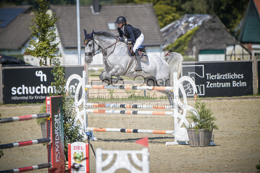 DOS_2222 | Entdecke hochwertige Reitturnierfotos von Foto Oger. Professionell, emotional und authentisch – jetzt Lieblingsmomente im Shop bestellen.Deutschlandweite Turnierfotografie. - Realisiert mit Pictrs.com