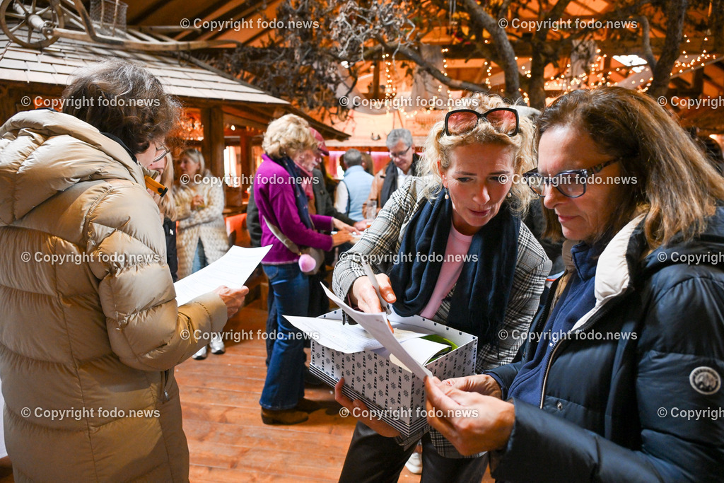 Frauen fuer Frauen_ Charity Oldtimerfahrt_ 04.10.2025-173 | 04.10.2025, Linz, AUT, Oldtimer Charity im Bild Frauen fuer Frauen Oldtimerfahrt, Teilnehmer©Harald Dostal / fodo.media