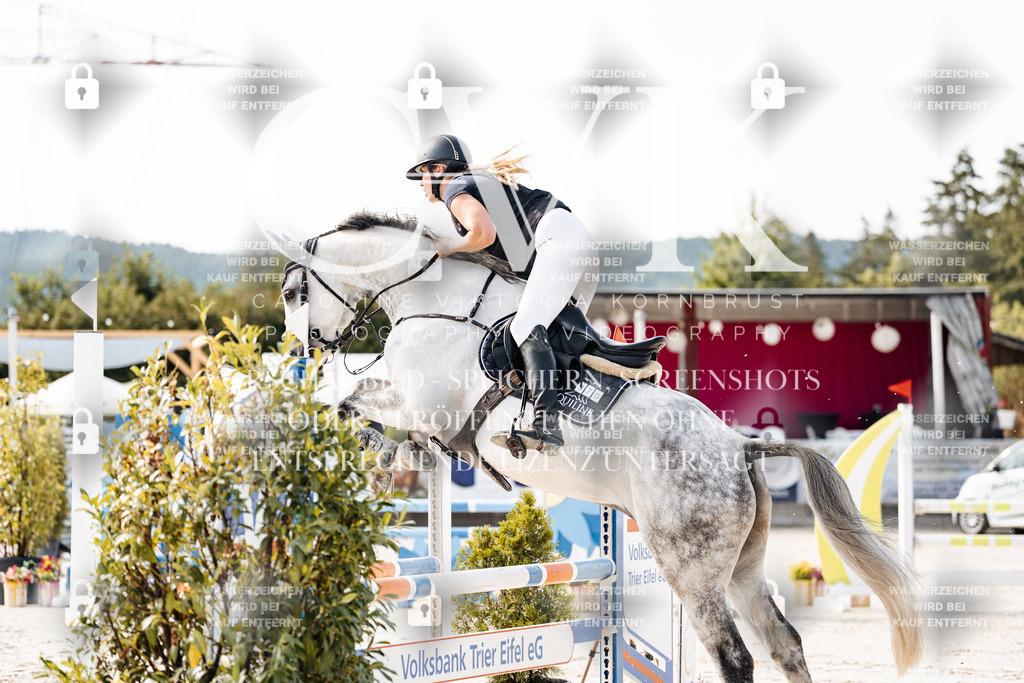 CK905426 | Turnierfotografie Pferdefotografie Trier Rheinland-Pfalz Pferdesport Reitsport Tierfotografie Sportfotografie Pferdevideo Pferdevideografie Equestrianvideography equestrianphotography  - Realisiert mit Pictrs.com
