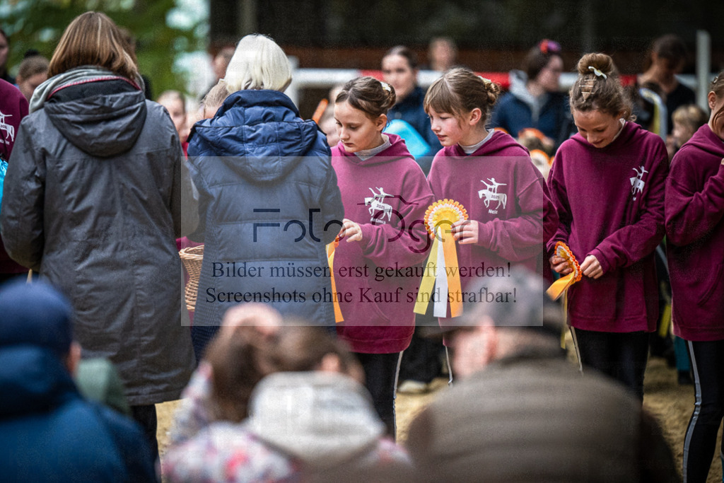 DOS_0397 | Entdecke hochwertige Reitturnierfotos von Foto Oger. Professionell, emotional und authentisch – jetzt Lieblingsmomente im Shop bestellen.Deutschlandweite Turnierfotografie. - Realisiert mit Pictrs.com