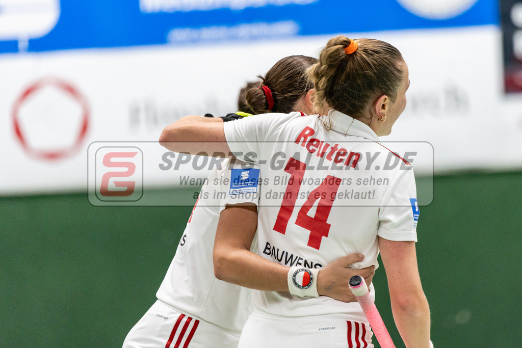 SFE_20250112_0046 | Köln, Deutschland, 12.01.2025:  ßHockey 1. Bundesliga Damen Rot-Weiss Köln - Schwarz-Weiß Köln im KTHC Stadion Rot-Weiss Köln Tennis and Hockey Club am 12.01.2025 in Köln, Deutschland. (Foto von Stephan Fehrmann)Köln, Germany, 12.01.2025: ßHockey 1. Bundesliga Damen Rot-Weiss Köln - Schwarz-Weiß Köln in KTHC Stadion Rot-Weiss Köln Tennis and Hockey Club at 12.01.2025 in Köln, Deutschland. (Foto from Stephan Fehrmann)