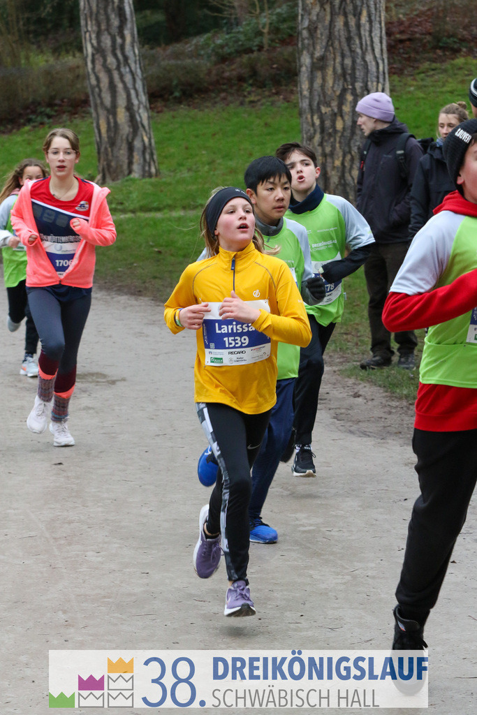 1700m Stadtwerke Jugendlauf | 3 Koenigslauf 2024 1700m Stadtwerke Jugendlauf - Realisiert mit Pictrs.com