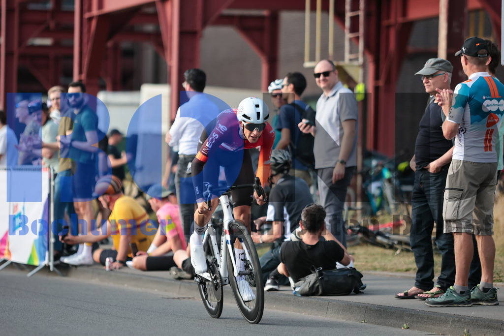 SES_DEUTOU20250820-181 | bond - Realisiert mit Pictrs.com