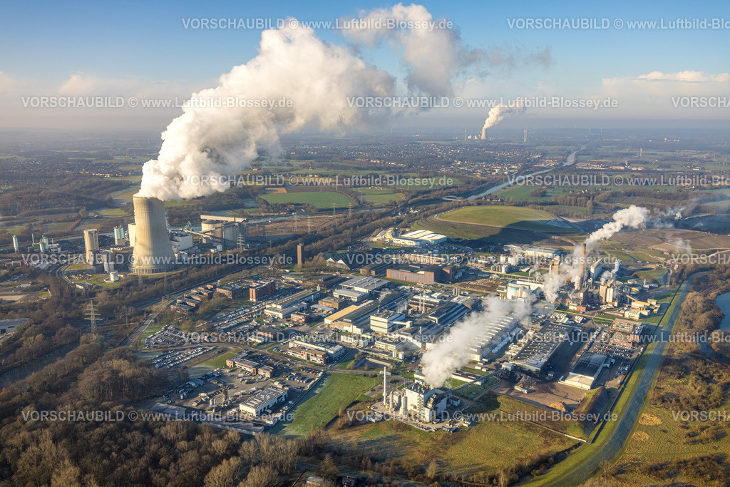 Luenen260100130 | Luftbild, Trianel Kohlekraftwerk Lünen, Gewerbegebiet In den Telgen, Remondis Werksgelände, Kühlturm Lünen Stummhafen mit Dampfwolke, am Datteln-Hamm-Kanal, Lippholthausen, Lünen, Ruhrgebiet, Nordrhein-Westfalen, Deutschland