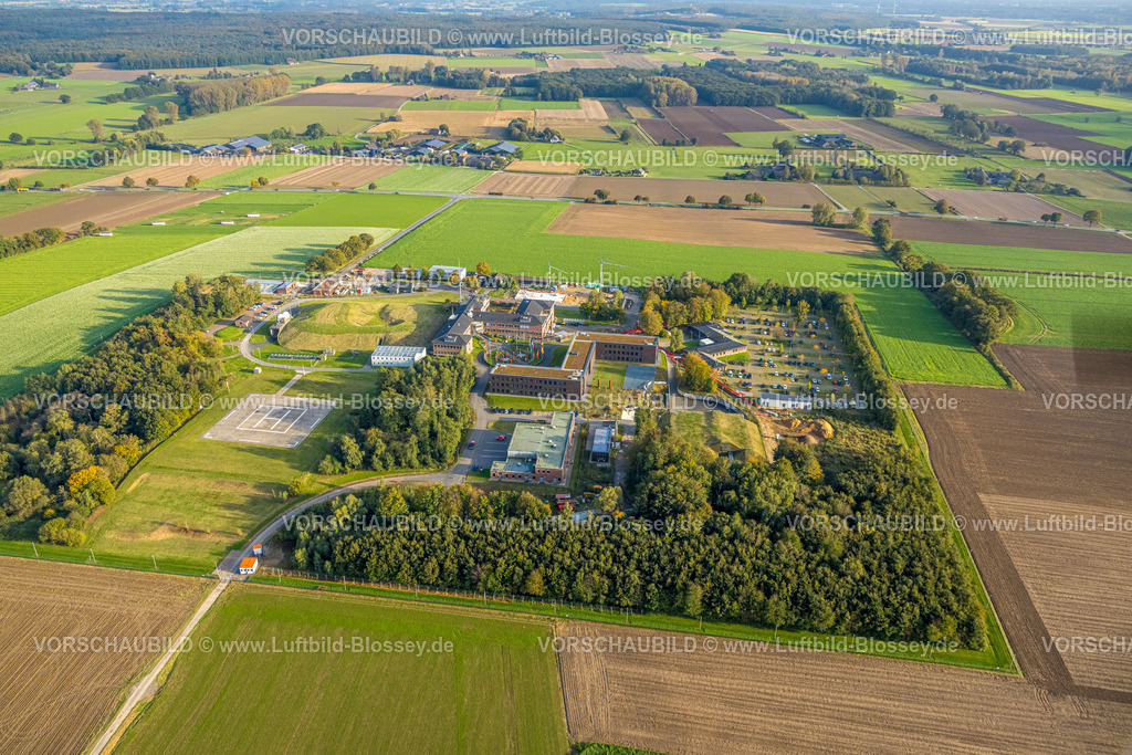 Uedem241014458 | Luftbild, Kaserne Paulsberg Militärstützpunkt, Nationales Lagezentrum und Führungszentrum für Sicherheit im Luftraum, Uedemerfeld, Uedem, Niederrhein, Nordrhein-Westfalen, Deutschland