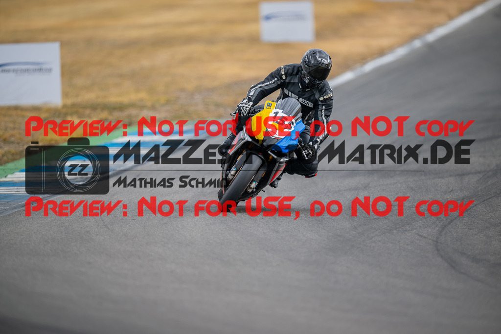 MaZZes-Fotomatrix-20260809-586861 | R1