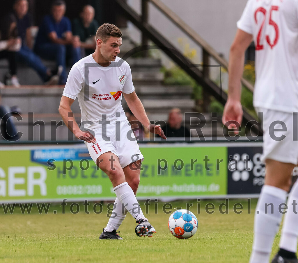 2023-06-30_069_FC_Langengeisling_gegen_VfB_Forstinning | Erding, Deutschland, 30.06.2023:
Fußball, Bezirksliga Oberbayern Ost 2023 / 2024, Testspiel, FC Langengeisling gegen VfB Forstinning, Endergebnis: 3:0

Niko Papatzimos (VfB Forstinning, #11)

Foto: Christian Riedel / fotografie-riedel.net