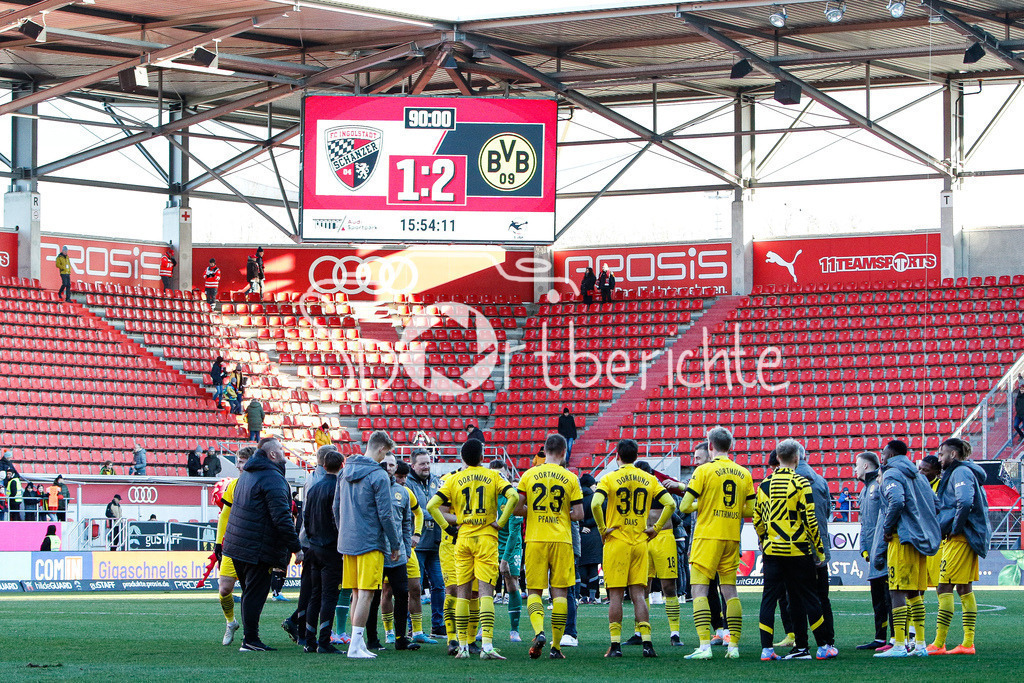 FC Ingolstadt - Borussia Dortmund Amateure | Die Dortmunder freuen sich ueber den Auswaertssieg in Ingolstadt / DFL REGULATIONS PROHIBIT ANY USE OF PHOTOGRAPHS AS IMAGE SEQUENCES AND/OR QUASI-VIDEO