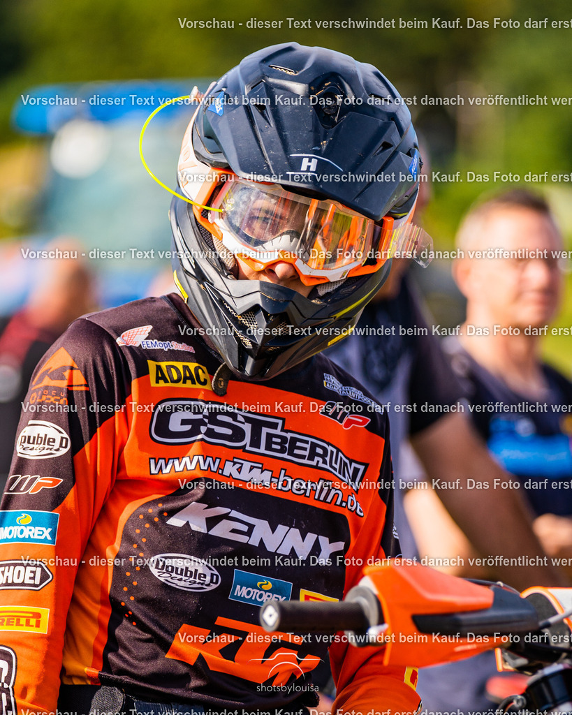 09_21_LM_Schenkenhorst-8222 | Sportfotografin aus Berlin-Brandenburg mit Fokus auf Motocross. Ich halte deine sportliche Leistung und echte Emotionen auf und neben der Strecke professionell fest. Entdecke die Fotos von deinem Rennen und bestelle sie direkt hier im Shop.