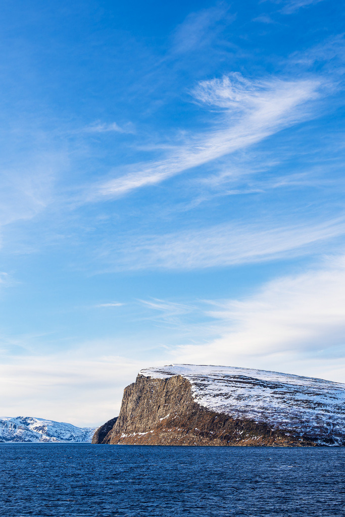 Berge und Felsen im Winter nahe Hammerfest in Norwegen | Berge und Felsen im Winter nahe Hammerfest in Norwegen.