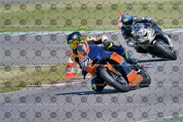 26BT01-1728 | 272 - Realisiert mit Pictrs.com