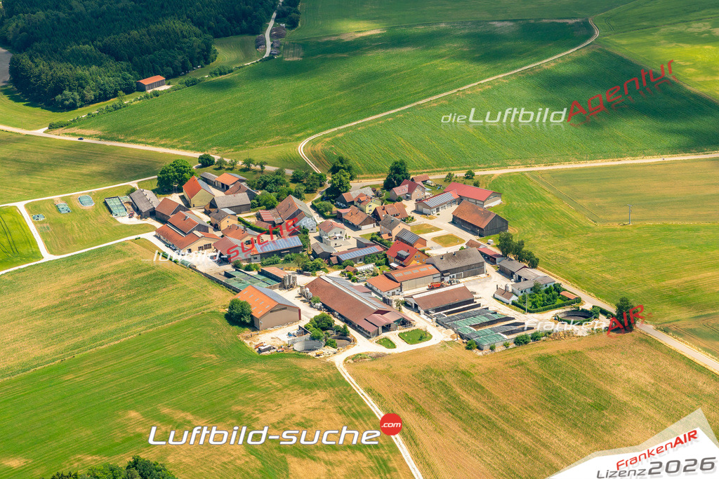 Das Luftbild zeigt : Aicha Hemau - Die Luftaufnahme wurde 2023 vom UL-Flugzeug aus erstellt ( keine Drohne ) - Hochauflösende Luftaufnahme - Für grossformatige Ausdrucke geeignet. Die Geschenkidee !Mit Lizenz und Bildrechte bestellbar