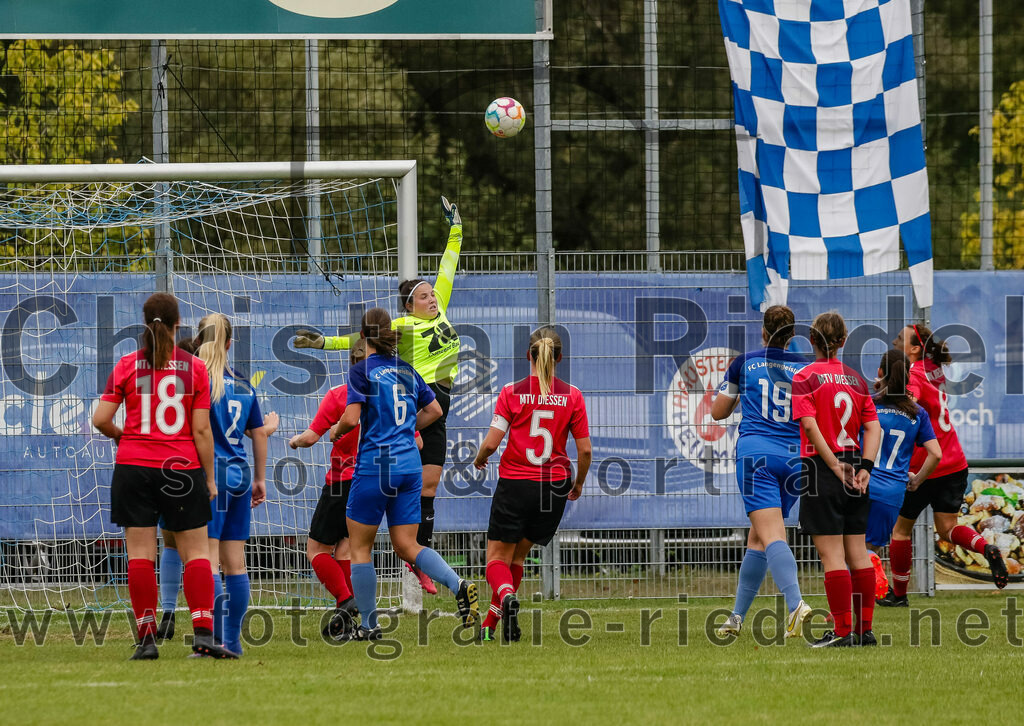 2023-10-07_075_FC_Langengeisling_gegen_MTV_Diessen_Ammersee | Erding, Deutschland, 07.10.2023:
Fußball, Bezirksoberliga 2023 / 2024, 6. Spieltag, FC Langengeisling gegen MTV Diessen/Ammersee, Endergebnis: 0:3

Marie Huber (FC Langengeisling, #2), Lisa Mayer (FC Langengeisling, #6), Stefanie Karamatic (FC Langengeisling, #39), Sophie Bauer (MTV Diessen/Ammersee, #5), Carina Sedlmeier (FC Langengeisling, #19), Katharina Schultheiß (MTV Diessen/Ammersee, #2)

Foto: Christian Riedel / fotografie-riedel.net