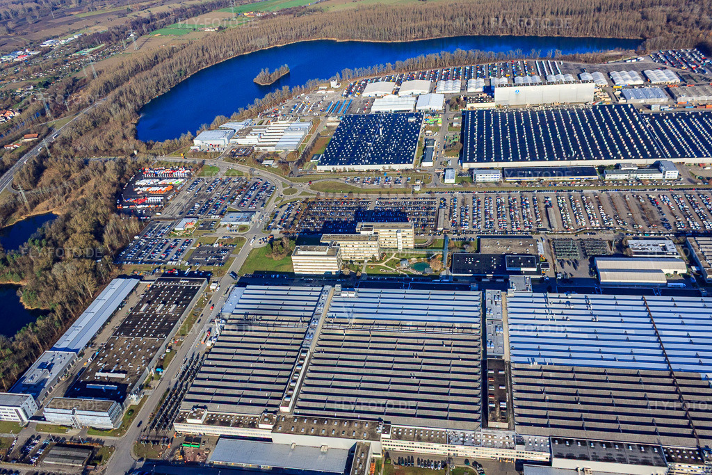 Luftbild: Industriepark Wörth GmbH mit Automobilwerk Mercedes-Benz Werk Wörth der Daimler AG im Ortsteil Maximiliansau in Wörth im Bundesland Rheinland-Pfalz in Deutschland. Foto: IMG_23046.jpg vom 02.12.2009 durch Werner Riehm/FLY-FOTO.deIndustriepark Wörth - Für die Zukunft bereit!