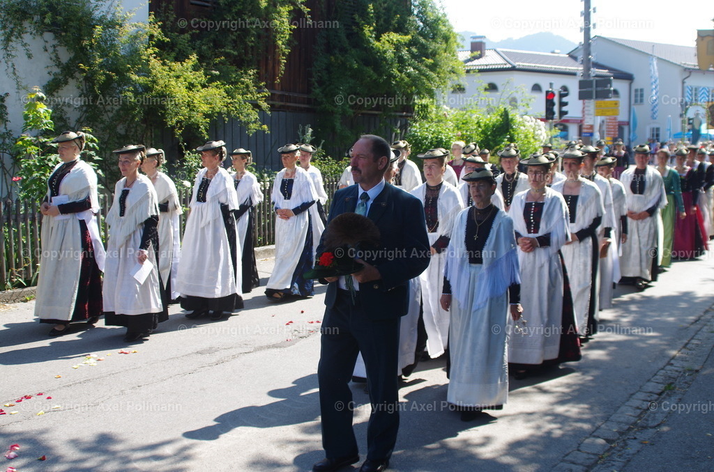 IMGP4226 | fotografiert von Axel PollmannLeonhardi Wallfahrt Benediktbeuern und Murnau, Fronleichnam, Fasching, Landschaft im Loisachtal und Benediktbeuern  - Realisiert mit Pictrs.com
