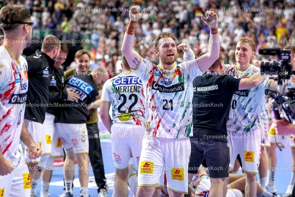 KoeEHF14062502097 | 14.06.2025, Handball, Halbfinale TruckScout24 EHF FINAL4, LANXESS arena Köln, FC Barcelona - SC Magdeburg: Abschlussjubel der Magdeburger nach dem SIeg und dem Einzug ins Finale. Albin Lagergren (Magdeburg #21) 