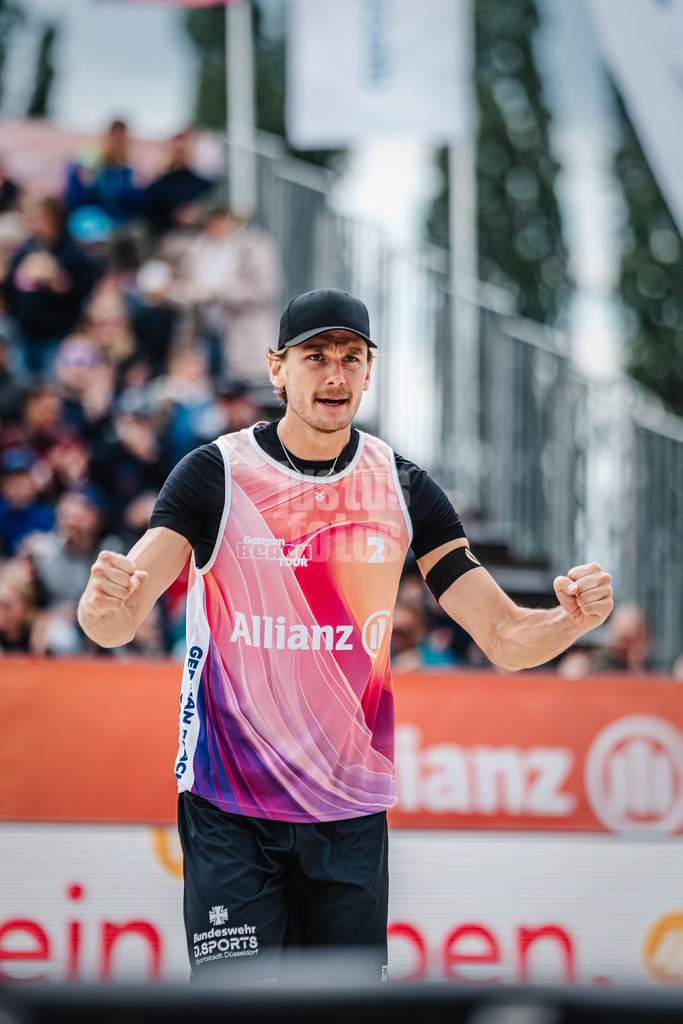 Beachvolleyball | Männer | German Beach Tour 2024 | Tourstop Bremen | 09.06.2024 | Paul Henning jubelt und ballt die Fäuste