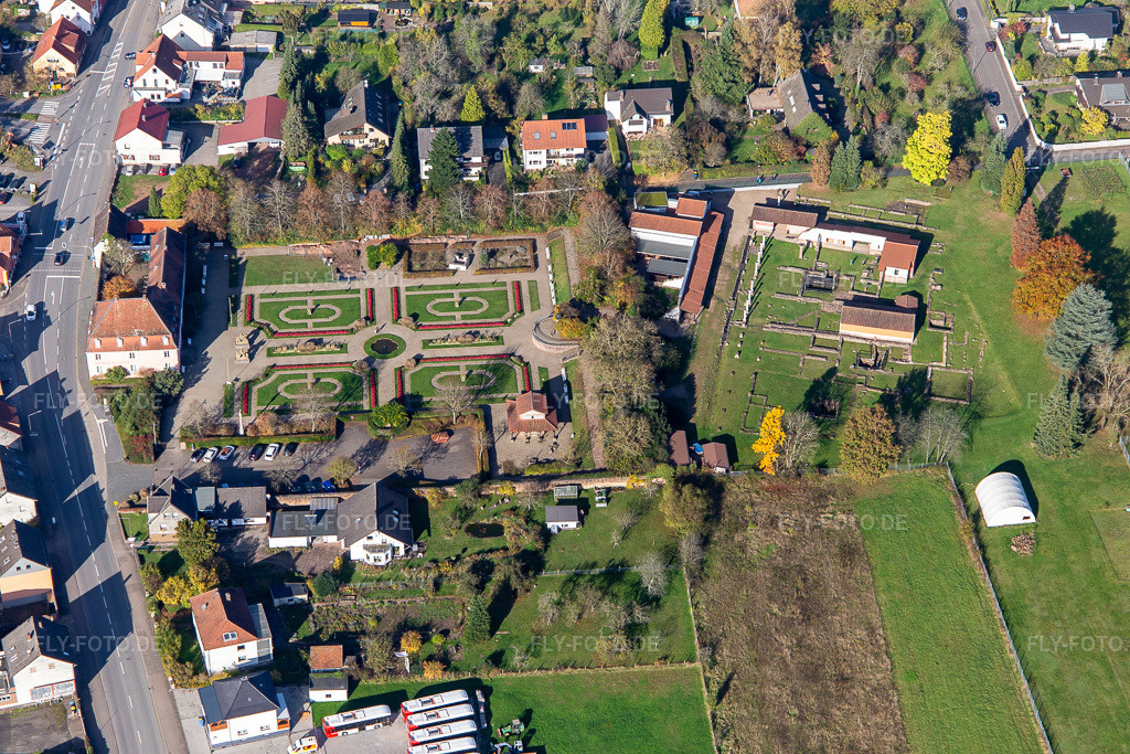 Luftbild: Römermuseum Schwarzenacker im Ortsteil Einöd in Homburg im Bundesland Saarland in Deutschland. – Foto: IMG_143944.jpg vom 27.10.2024 durch Werner Riehm/FLY-FOTO.de – Auflösung des Originals: 5472 x 3648 px – Römermuseum Schwarzenacker | Homburg, Saarland