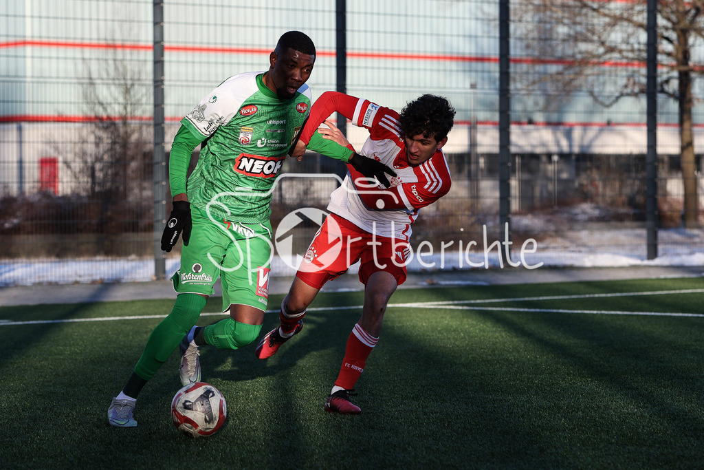 FC Bayern Amateure - SC Austria Lustenau | Kennedy BOATENG (SCA #3) im Duell mit Younes AITAMER (FCB #17) / Zweikampf