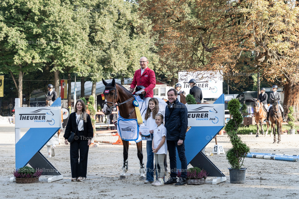 OWL.Ch.2024_Theurer Trucks 2 Go Youngster Tour -06791 | Der professionelle Turnierfotograf ✓ Reitsport Bilder ▷ Shop ✚ günstig & schnell ✚ mit Zugang für Redakteure