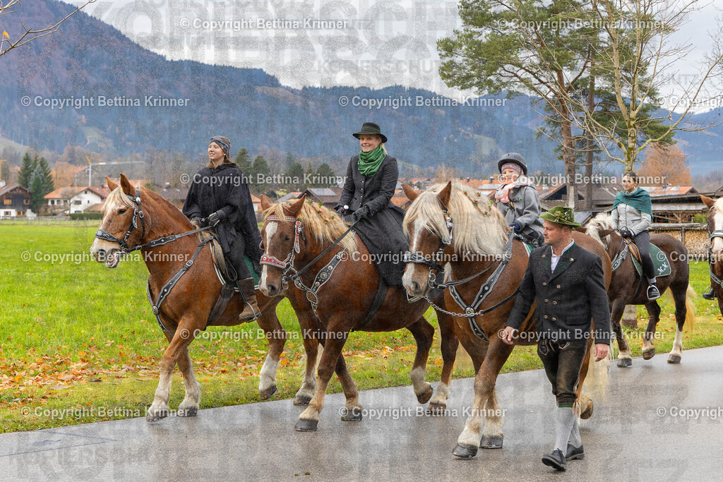 LL25-35 | Professionelle Fotografin mit Fachgeschäft in Lenggries & im Landkreis Bad Tölz Wolfratshausen. Hochzeitsreportage, Familienfotos, Newborn-, Babybauch-, Pass- & Businessfotos.Alles Rund ums Foto