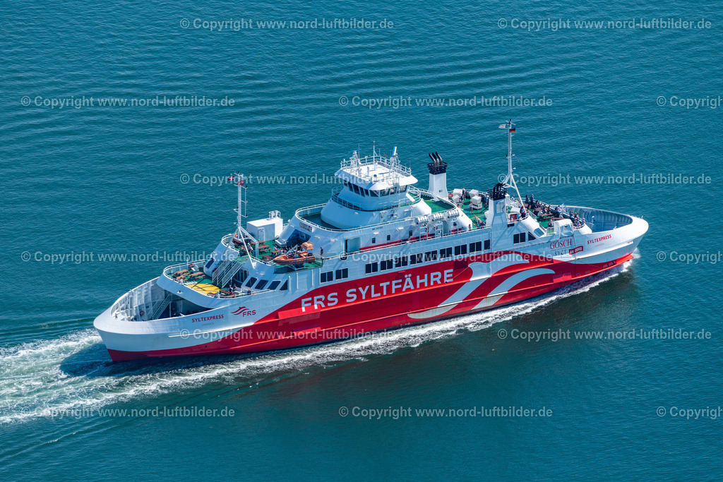 Sylt_List_Sylt_Fähre_Limasol_Frs_Reederei_ELS_8997130822 | LIST 13.08.2022 Fahrt eines Fähr- Schiffes " Limassol " in List auf der Insel Sylt im Bundesland Schleswig-Holstein, Deutschland. // Ride a ferry ship " Limassol " in List at the island Sylt in the state Schleswig-Holstein, Germany. Foto: Martin Elsen