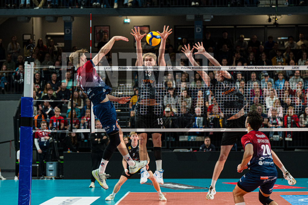 Volleyball I Herren I Saison 2025/2026 I Bundesliga I 8. Spieltag I SVG Lüneburg - FT 1844 Freiburg | CONTRAST ZERØ MEDIA - Realisiert mit Pictrs.com