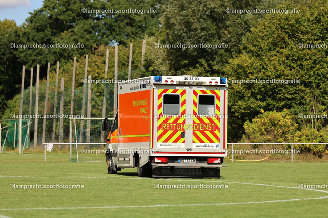 Fußball I Herren I Saison 2025-2026 I Verbandsliga Süd I 7. Spieltag I SV Schackendorf - SV Azadi Lübeck I 06.09.2025.109 | Krankenwagen - Realisiert mit Pictrs.com