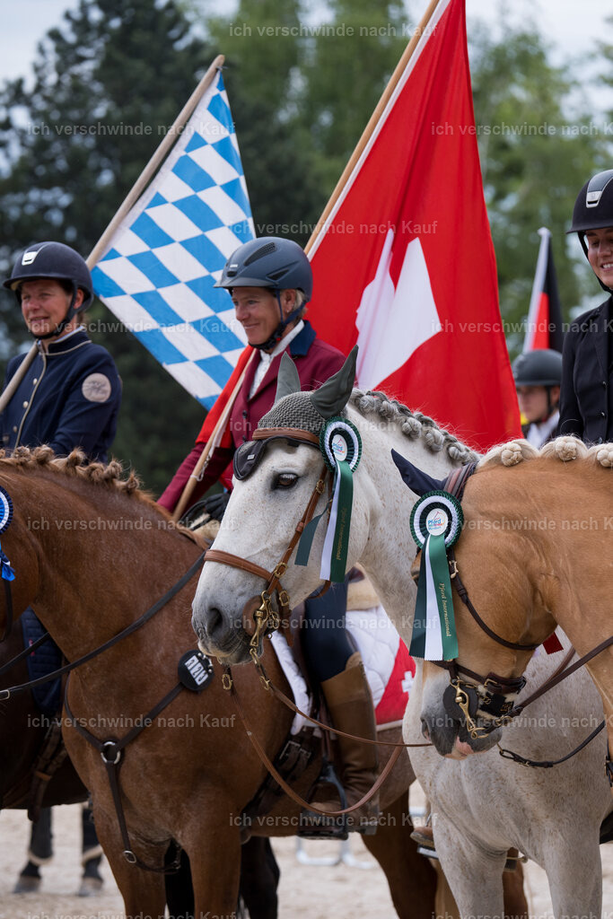 WE_sonntag_Stoib_Siegerehrung_PI2025_3396 | Pferd International München 2025