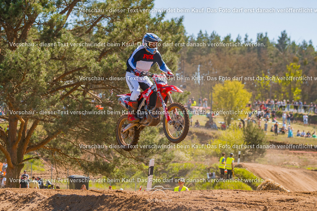 20260501_MCWriezen-3761 | Sportfotografin aus Berlin-Brandenburg mit Fokus auf Motocross. Ich halte deine sportliche Leistung und echte Emotionen auf und neben der Strecke professionell fest. Entdecke die Fotos von deinem Rennen und bestelle sie direkt hier im Shop.