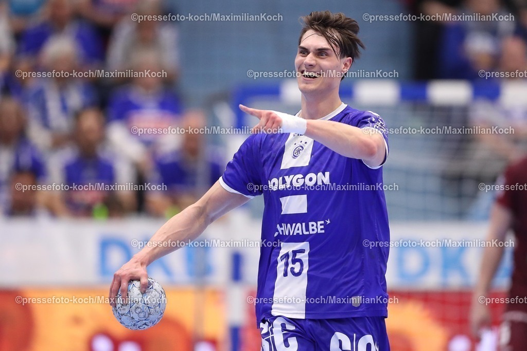 Gum25042501055 | 25.04.2025, Handball, HBL, VfL Gummersbach - 1. VfL Potsdam, Schwalbe-Arena: Miro Schluroff (GUM #15) lachend jubelnd Freude Mimik Gestik