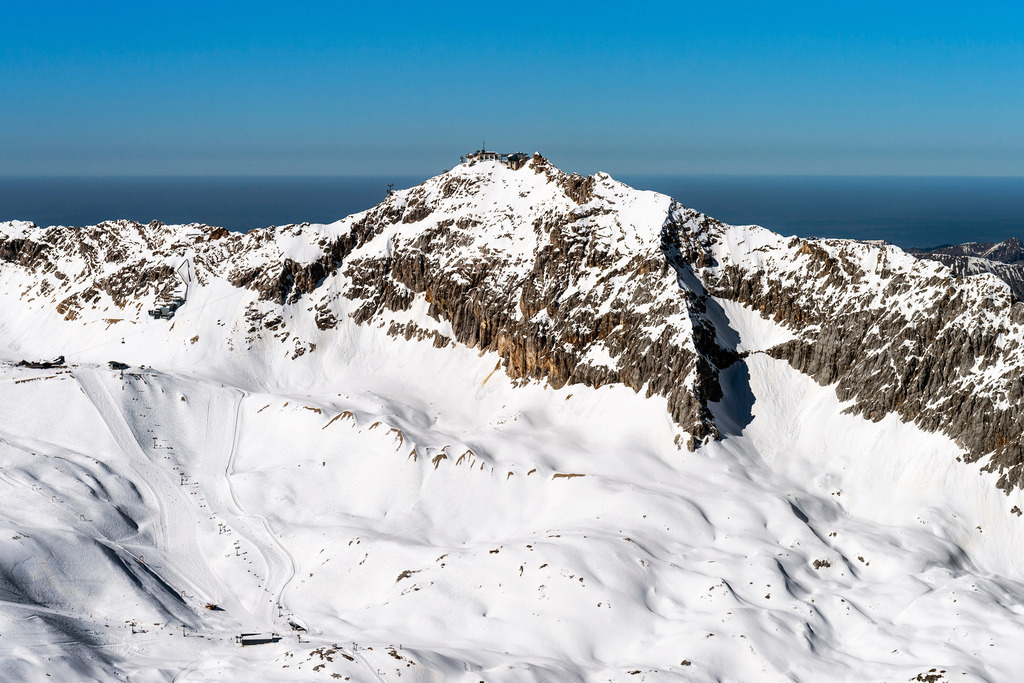 Felsen- Massiv und Berglandschaft des Zugspitzmassiv mit den Gipfeln der Zugspitze | Felsen- Massiv und Berglandschaft des Zugspitzmassiv mit den Gipfeln der Zugspitze