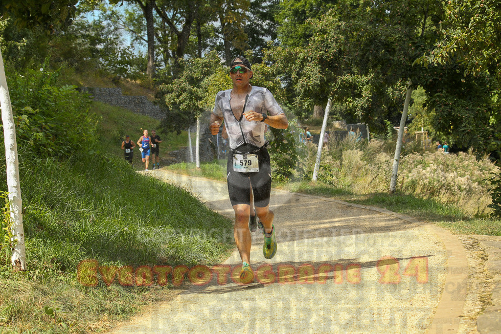 250824_1413_EX1_5431 | Sportfotografie im Rhein-Sieg Kreis, Köln, Bonn, NRW, Rheinland Pfalz, Hessen, etc. Unser Tätigkeitsfeld umfasst den Laufsport vom Volkslauf über den Marathon, Duathlon, Triathon bis zum Ultralauf wie Kölnpfad Ultra oder Schindertrail.