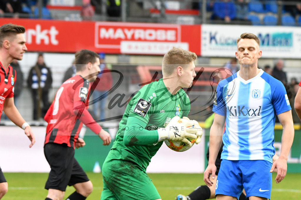 20200201_MEPCHE_0029 | Fußball, Herren: Torhueter Jakub Jakubov (Chemnitzer FC) in Aktion, am Ball, Einzelaktion waehrend des Spiels der 3. Liga zwischen SV Meppen und Chemnitzer FC in der Haensch-Arena am 01.02.2020 in Meppen, Deutschland. DFB / DFL REGULATIONS PROHIBIT ANY USE OF PHOTOGRAPHS AS IMAGE SEQUENCES AND/OR QUASI-VIDEO. - Realisiert mit Pictrs.com