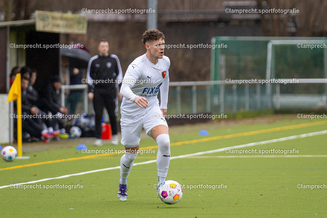 Fußball I Herren I Saison 2025-2026 I Landesfreundschaftsspiel I SC Rönnau - SSG Rot-Schwarz Kiel 023 | Tom Bennet Lemke (18, SSG Rot-Schwarz Kiel) - Realisiert mit Pictrs.com