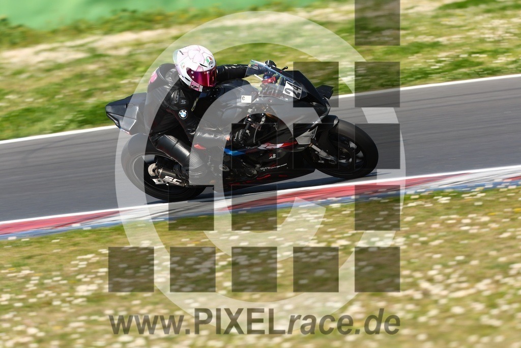 0024-20260403_04541 | Schöne Erinnerungen an spannende Momente - das festzuhalten ist unser Job. PIXELrace.de ist seit 2003 auf den Rennstrecken Europas unterwegs um die Action draußen beim Fahren und die wunderbare Stimmung imm Fahrerlager für euch einzufangen.