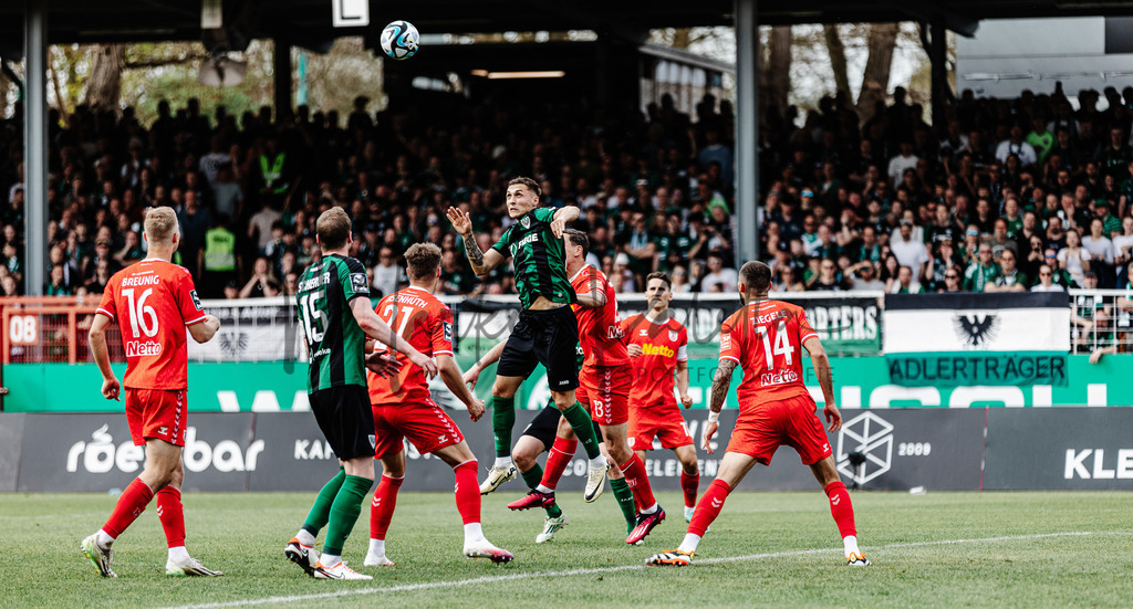 3. Liga, Saison 2023/24, 32. Spieltag: SC Preußen Münster - Jahn Regensburg | Münster, 06.04.2024: 3. Liga, 32. Spieltag, SC Preußen Münster gegen Jahn Regensburg im LVM-Preußenstadion in Münster. Foto: sportfotografie.ms | Markus Paletta - Realisiert mit Pictrs.com