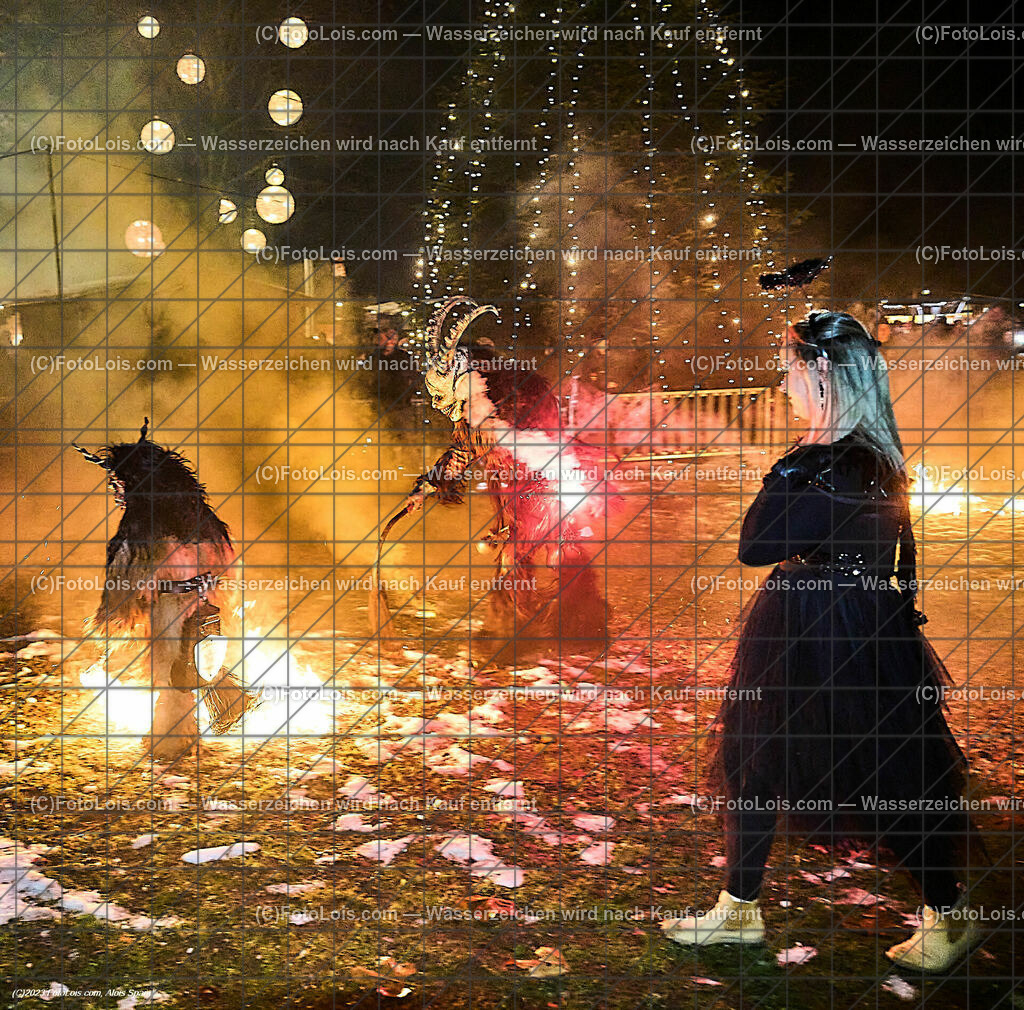 ALP5200_WIESELBURGER ADVENT_Perchtenlauf | (C)FotoLois.com, Alois Spandl, WIESELBURGER ADVENT, Perchtenlauf, So 10. Dez. 2023.