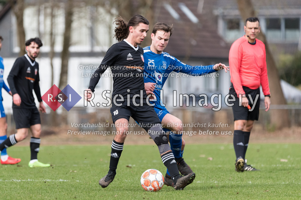 Fußball, Saison 2022/23, Oberliga Hamburg, Niendorfer TSV - FC Türkiye, Sachsenweg (Hamburg), 26.02.2023, 29. Spieltag | Demian-Coray Wicke (#10, Türkiye), Lennart Konstantin Henry Merkle (#25, NTSV)