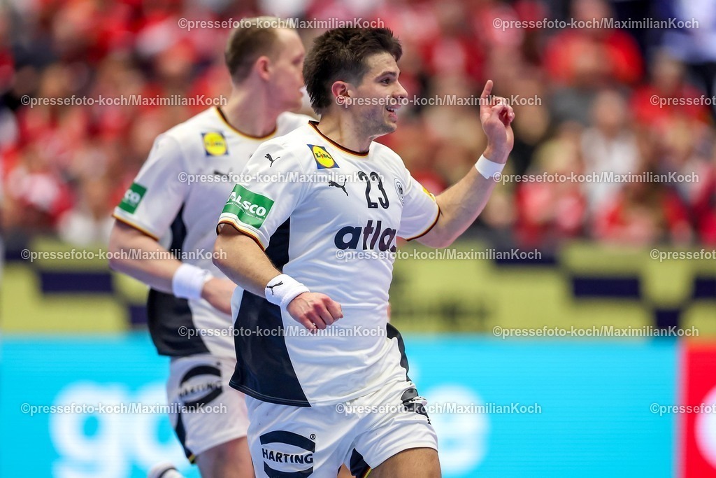 EHF22012601163 | 22.01.2026, Handball, Men's EHF EURO 2026, Deutschland - Portugal, Jyske Bank Boxen in Herning, Dänemark, Main Round:  Renars Uscins (Germany #23) jubelnd gestikulierend auf dem Spielfeld  