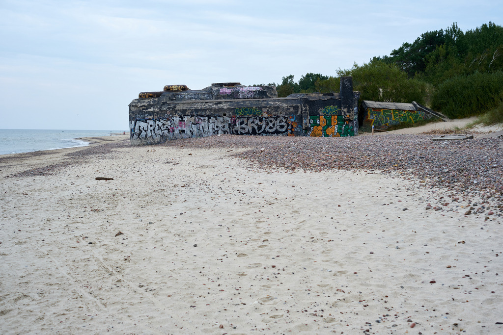 Bunkeranlage Memel Nord am Strand | Litauen - August 17, 2022: Wanderung im Naturpark Pajuris; Bunkeranlage Memel Nord am Strand. - Realisiert mit Pictrs.com