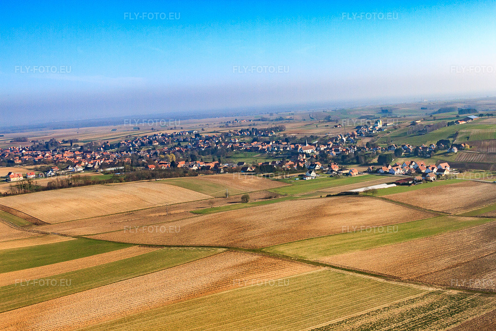 Vue aérienne: Vue de la ville depuis le sud-ouest à Seebach dans le département Bas Rhin, France – .Photo: IMG_62698.jpg prise le 09/03/2014 par Werner Riehm/FLY-FOTO.eu – Résolution de l'original: 4752 x 3168 px