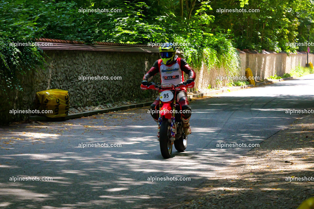 P1036722 | Erleben Sie atemberaubende, hochqualitative Fotos Ihrer Fahrt entlang der malerischen Alpenstraßen. Besuchen Sie alpineshots.com, um professionelle Aufnahmen Ihrer unvergesslichen Reise zu finden und zu kaufen - Realisiert mit Pictrs.com